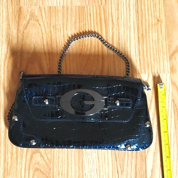 Brand New Guess clutch/shoulder bag with chain - Picture 8 of 9